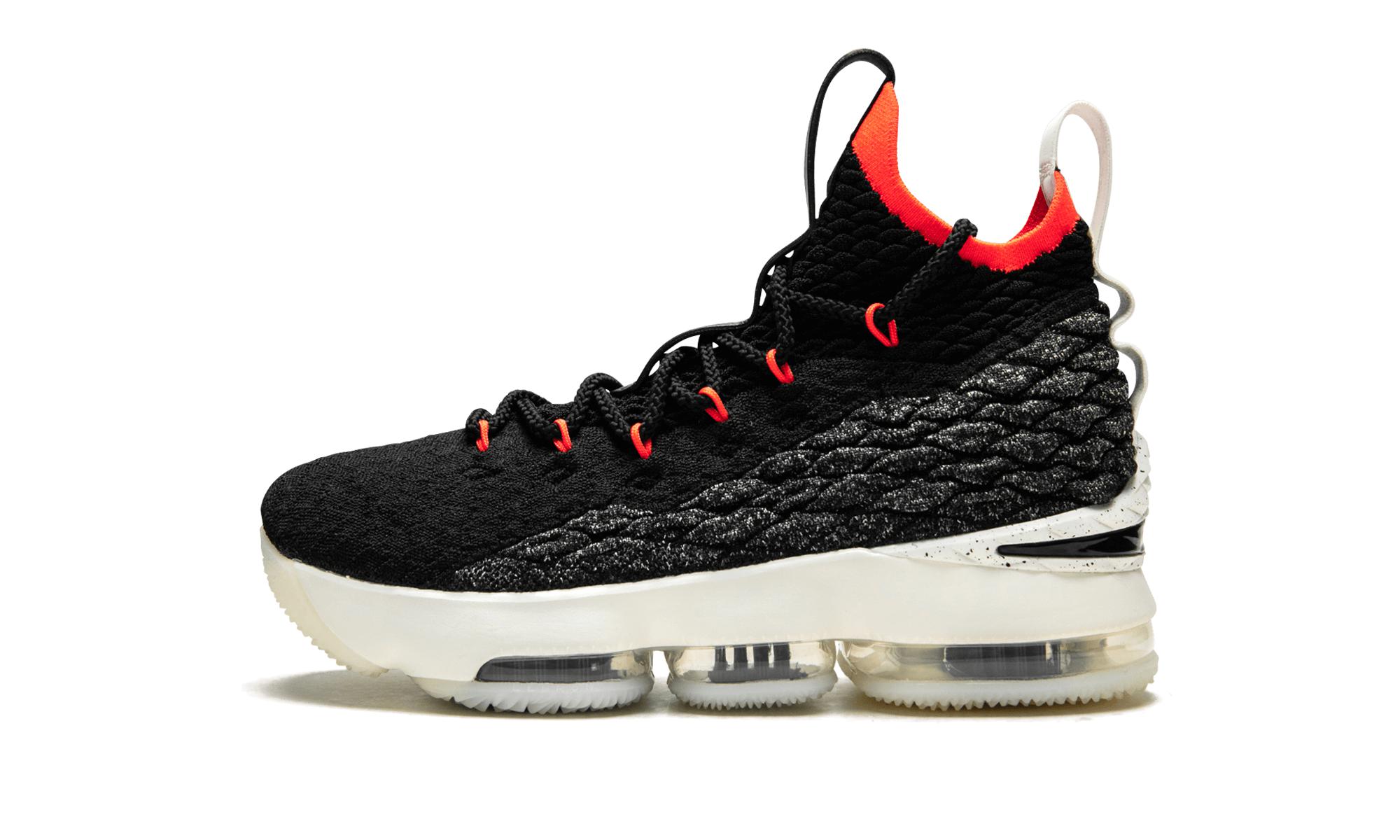 size 15 nike lebron shoes