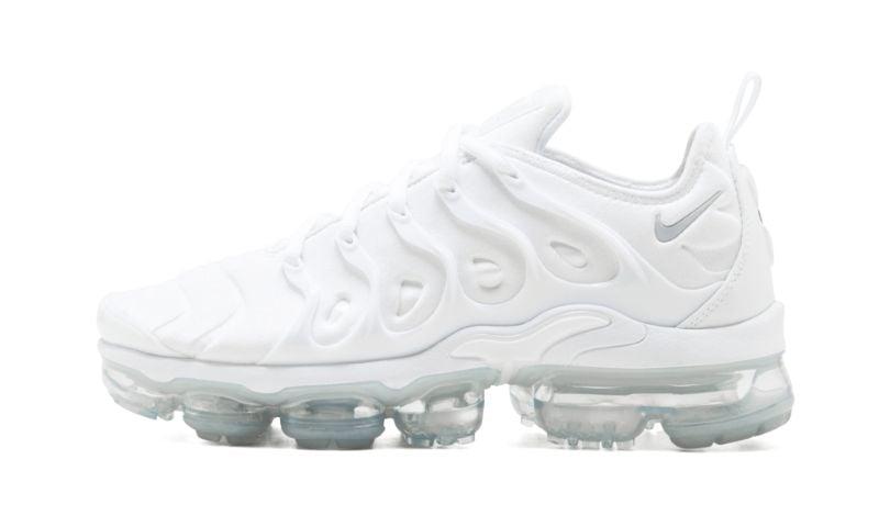 Black and white nike vapormax plus womens online