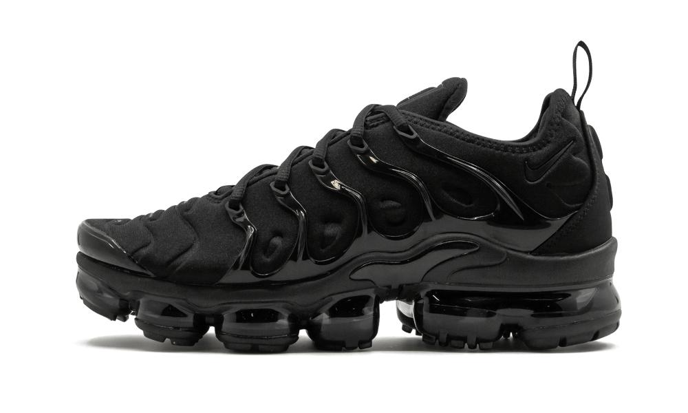 nike vapormax plus mens black