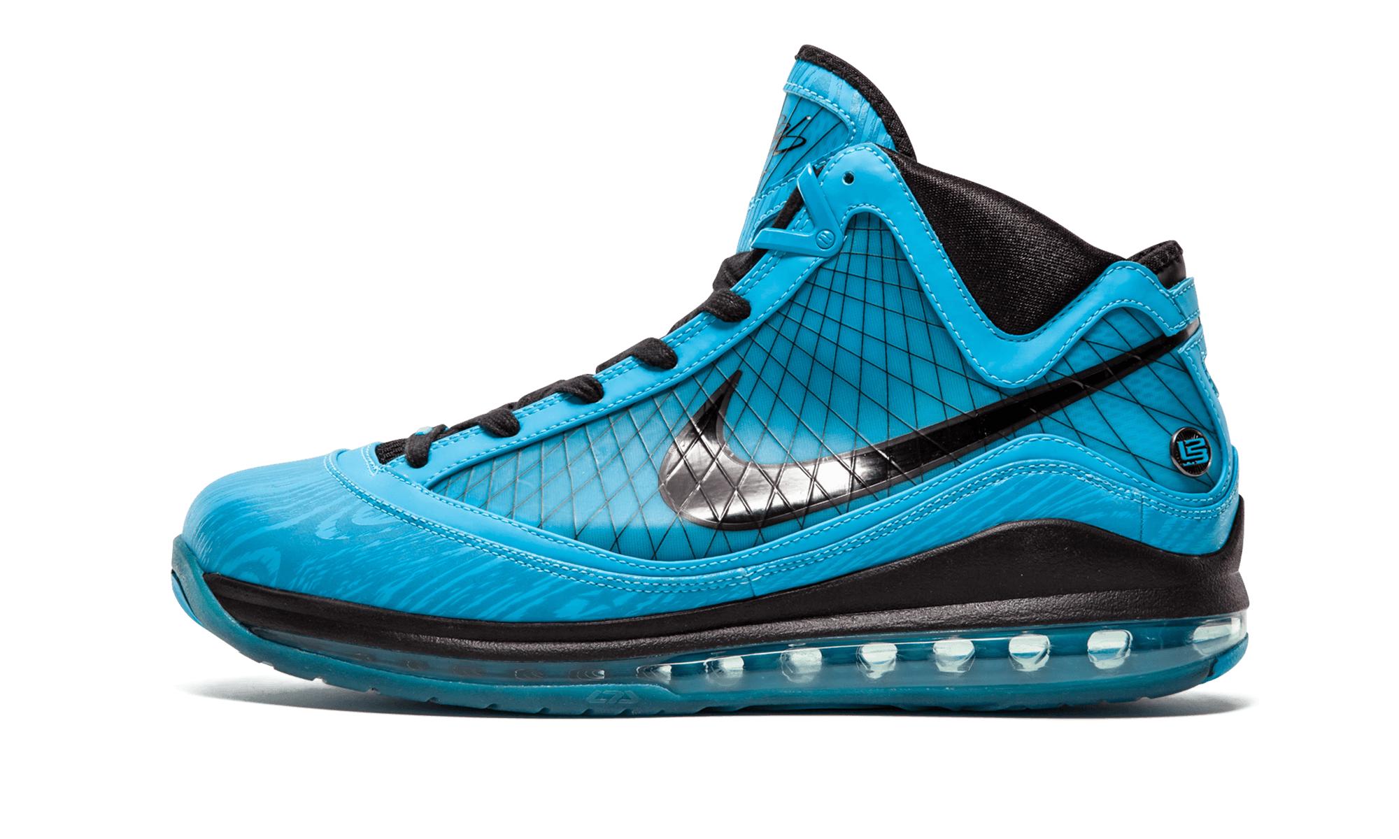 what the lebron 7