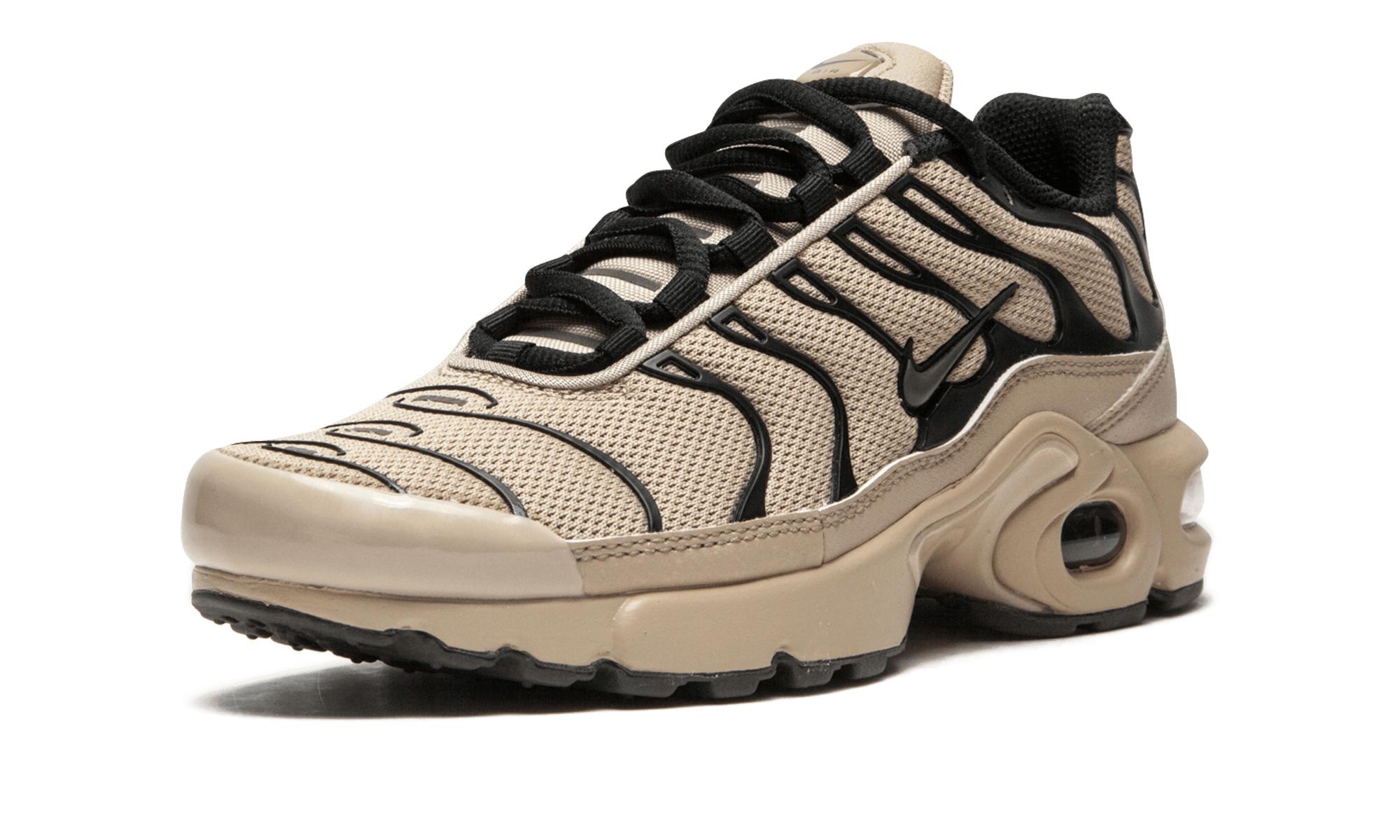 air max plus desert