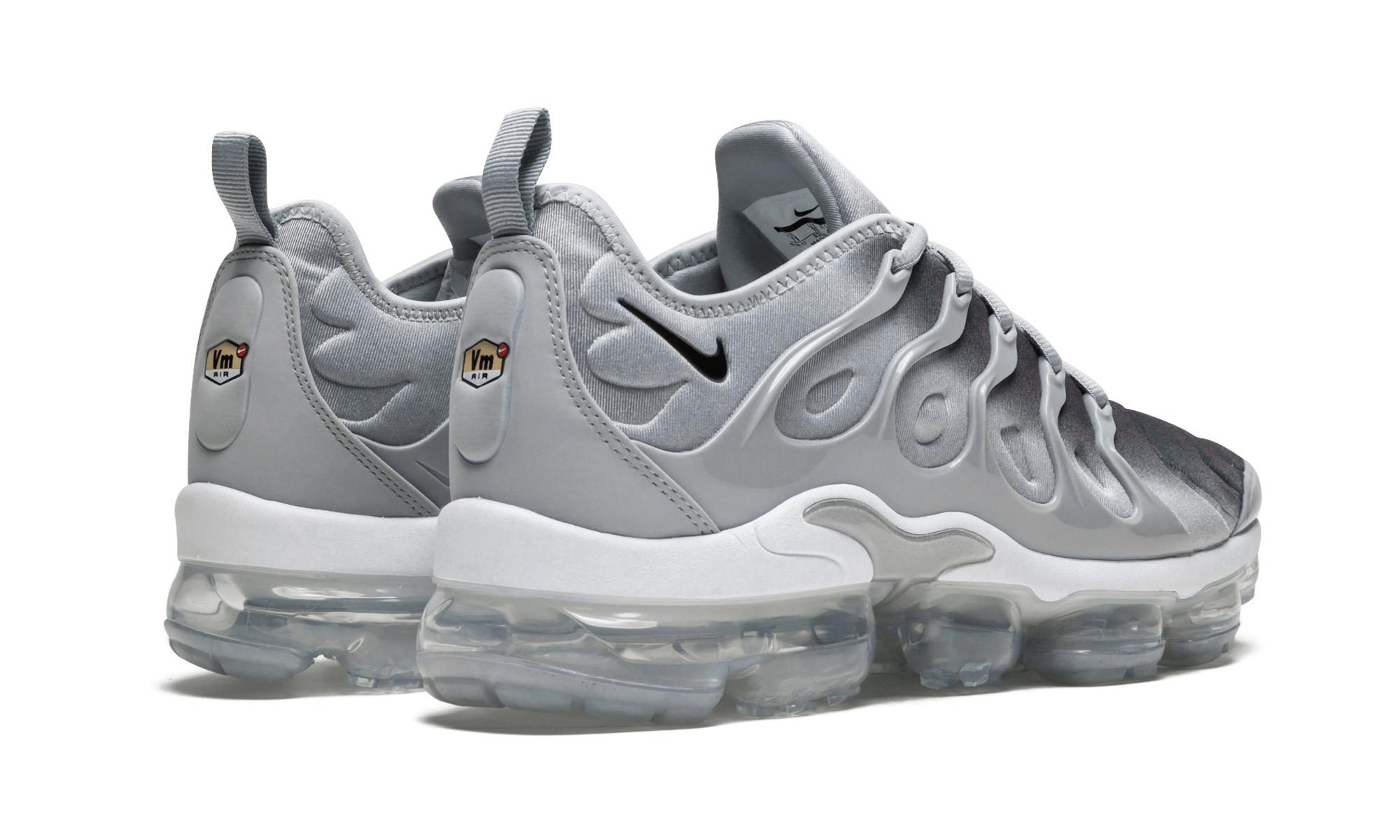 nike vapormax pump up