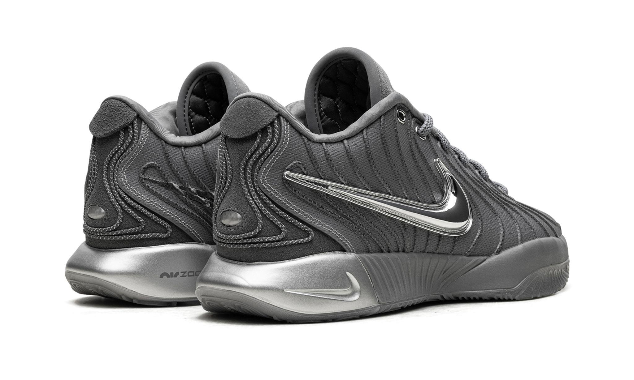 Nike Lebron 21 