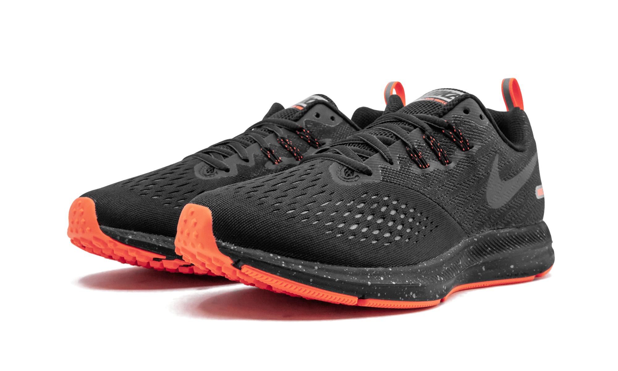 Nike Lace Zoom Winflo 4 Shield Sneakers in 8 (Black) for Men - Lyst