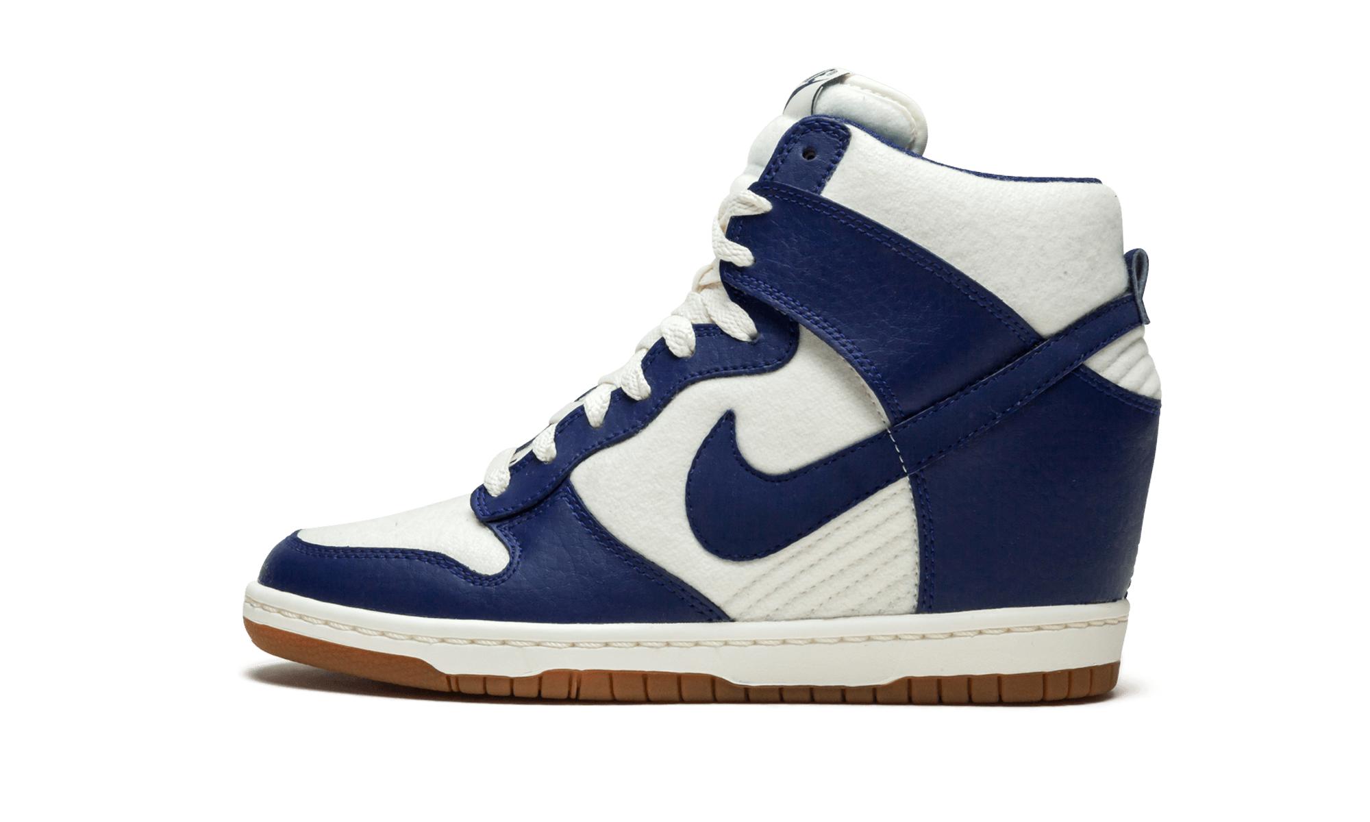 nike womens dunk sky hi essential