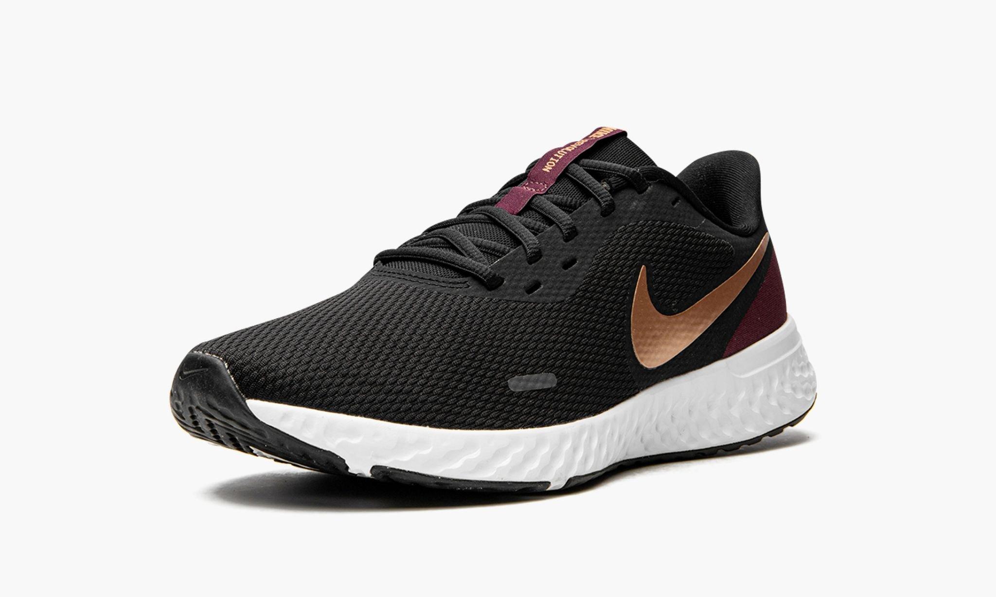 Nike Rubber Revolution 5 \