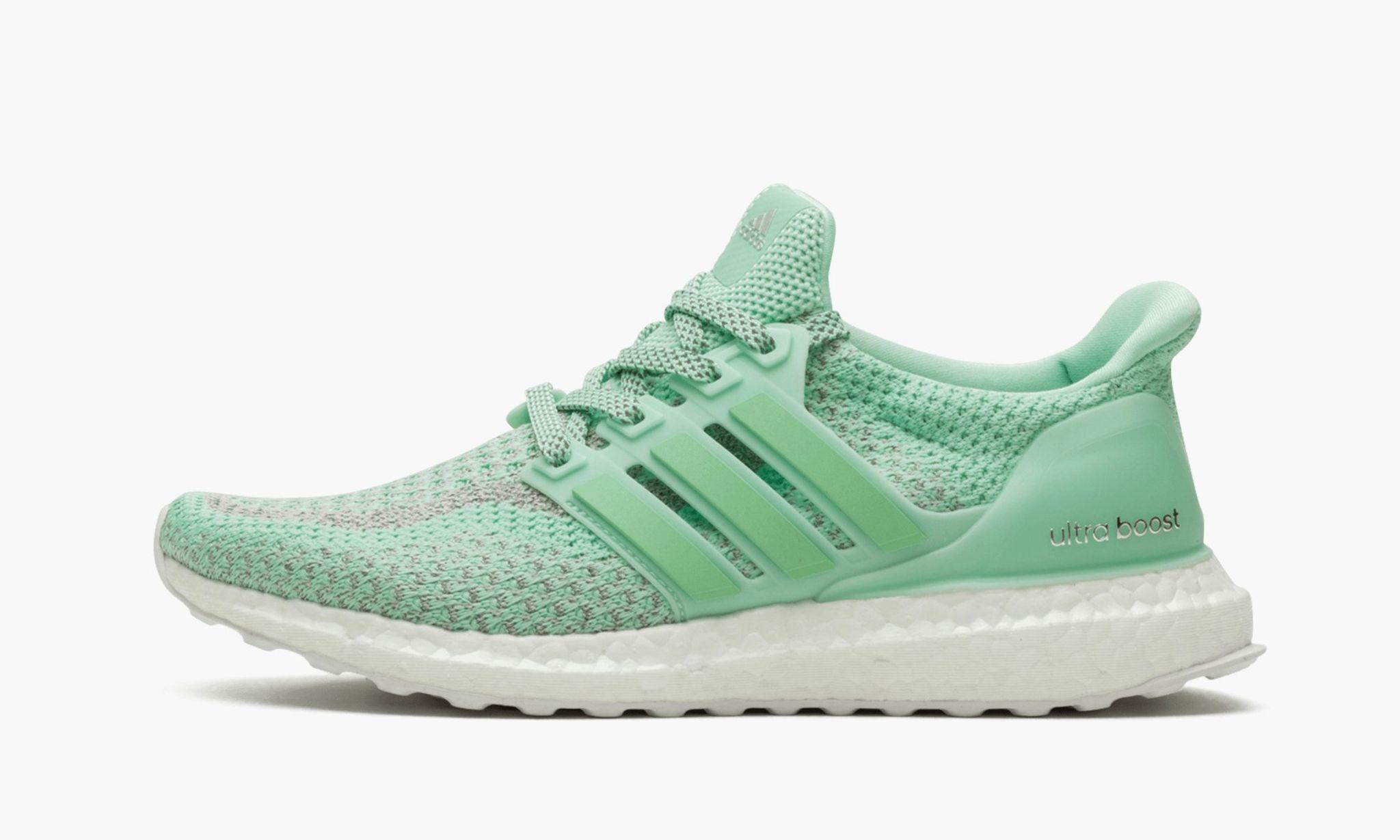 adidas gazelle silver green womens Adidas Ultraboost 22 Running Shoes
