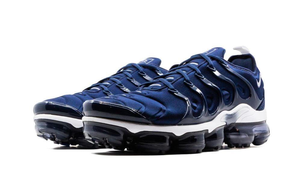 Midnight blue vapormax plus hot sale