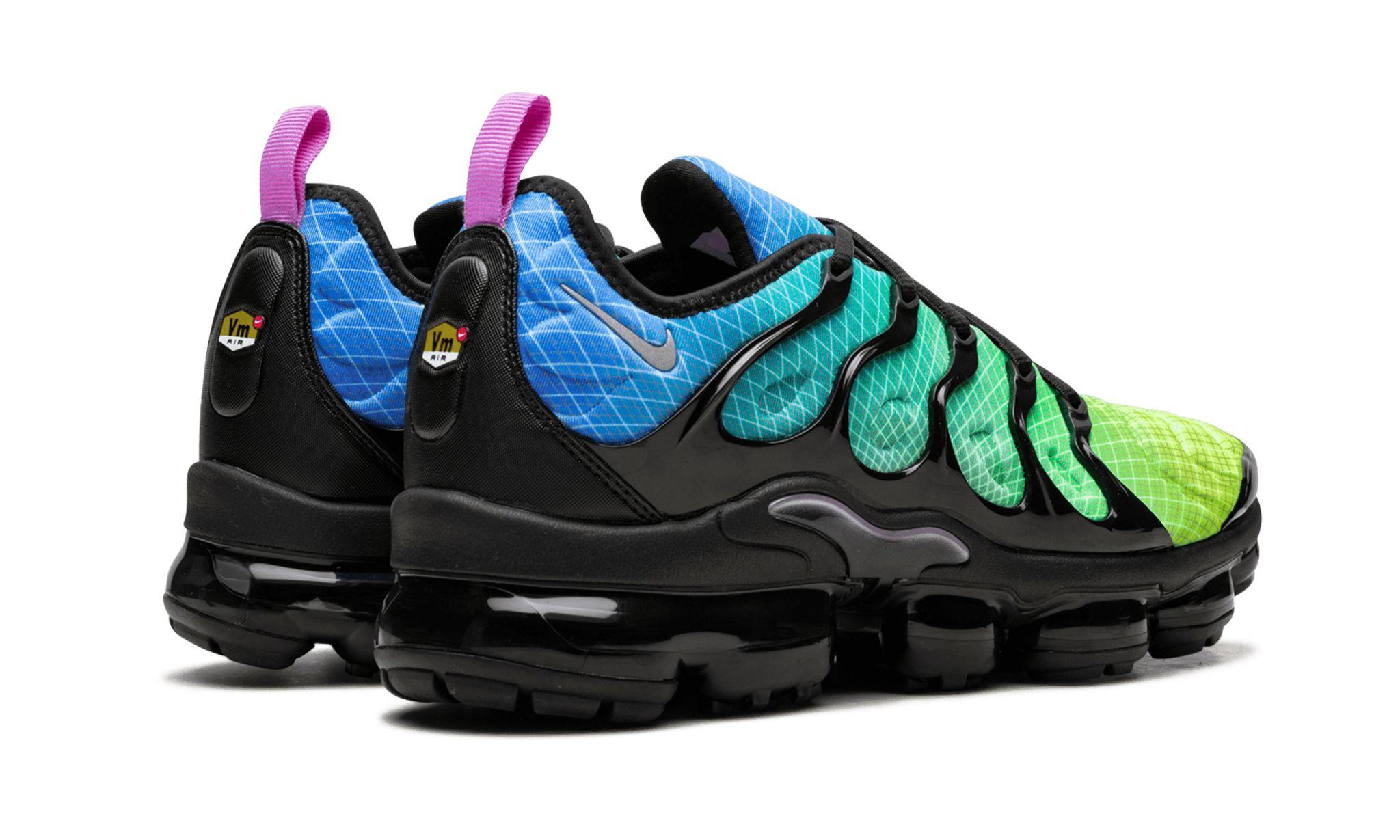 Vapormax plus blue shop and green
