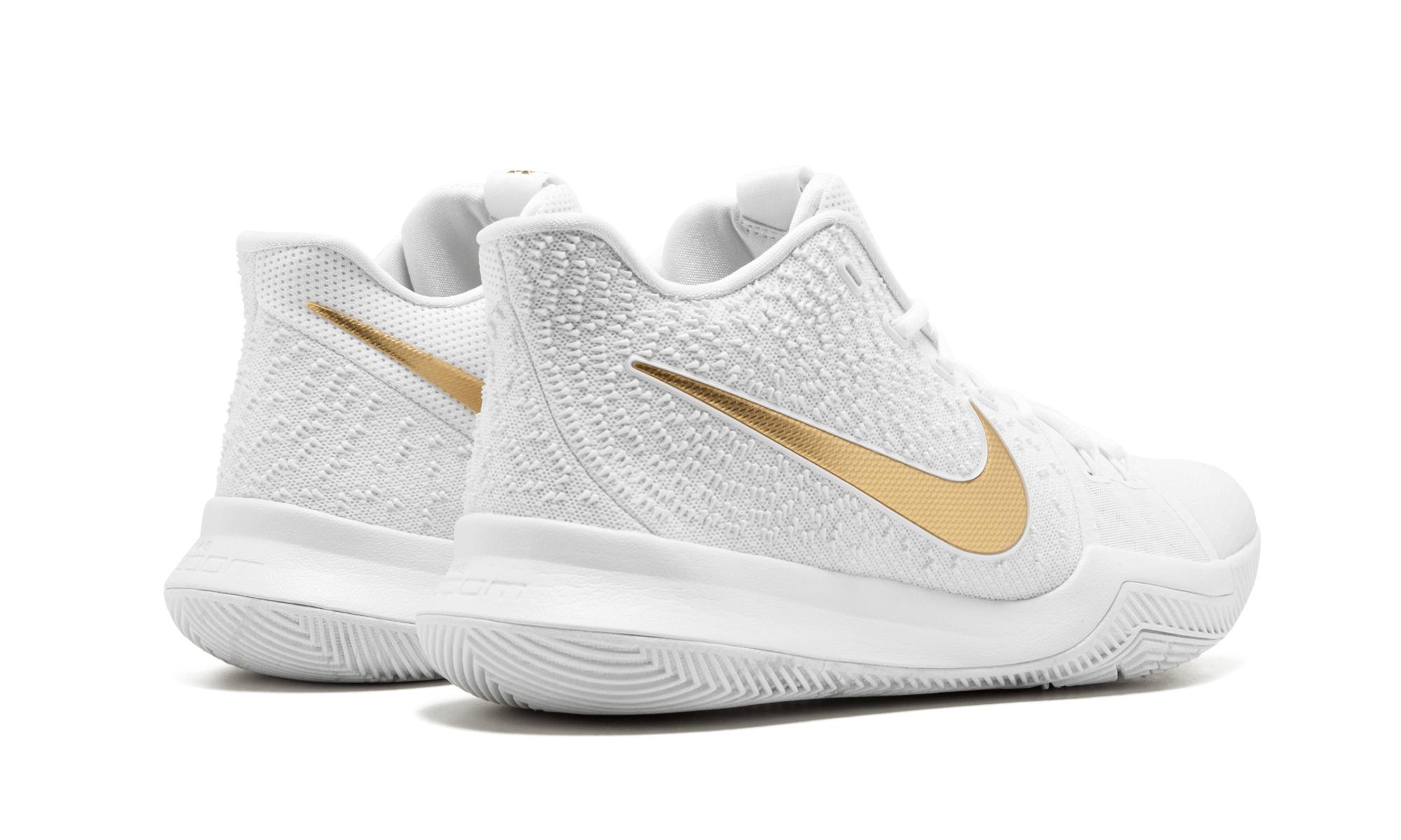 kyrie 3 mens white