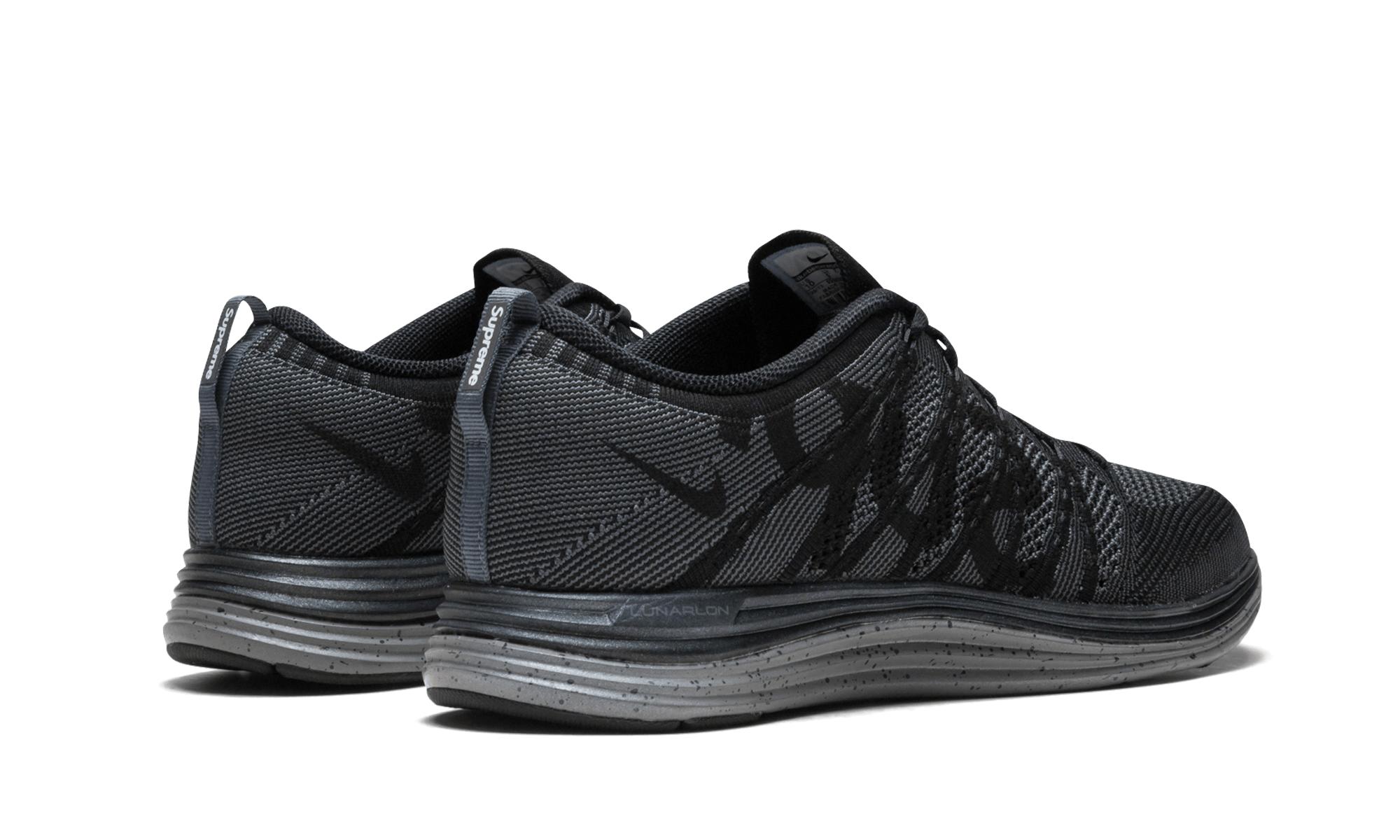 nike flyknit lunar 1 supreme