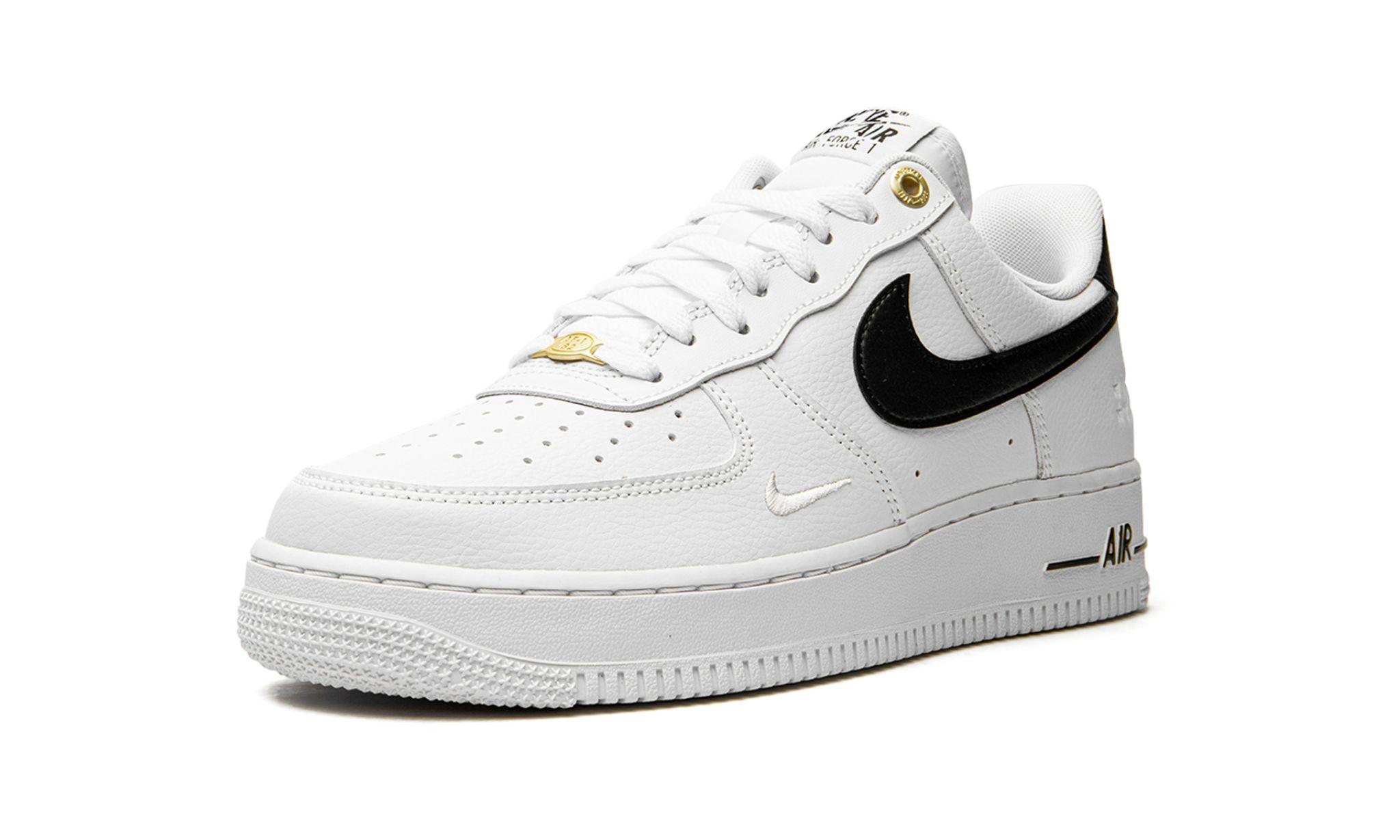 women's nike air force 1 white with black swoosh