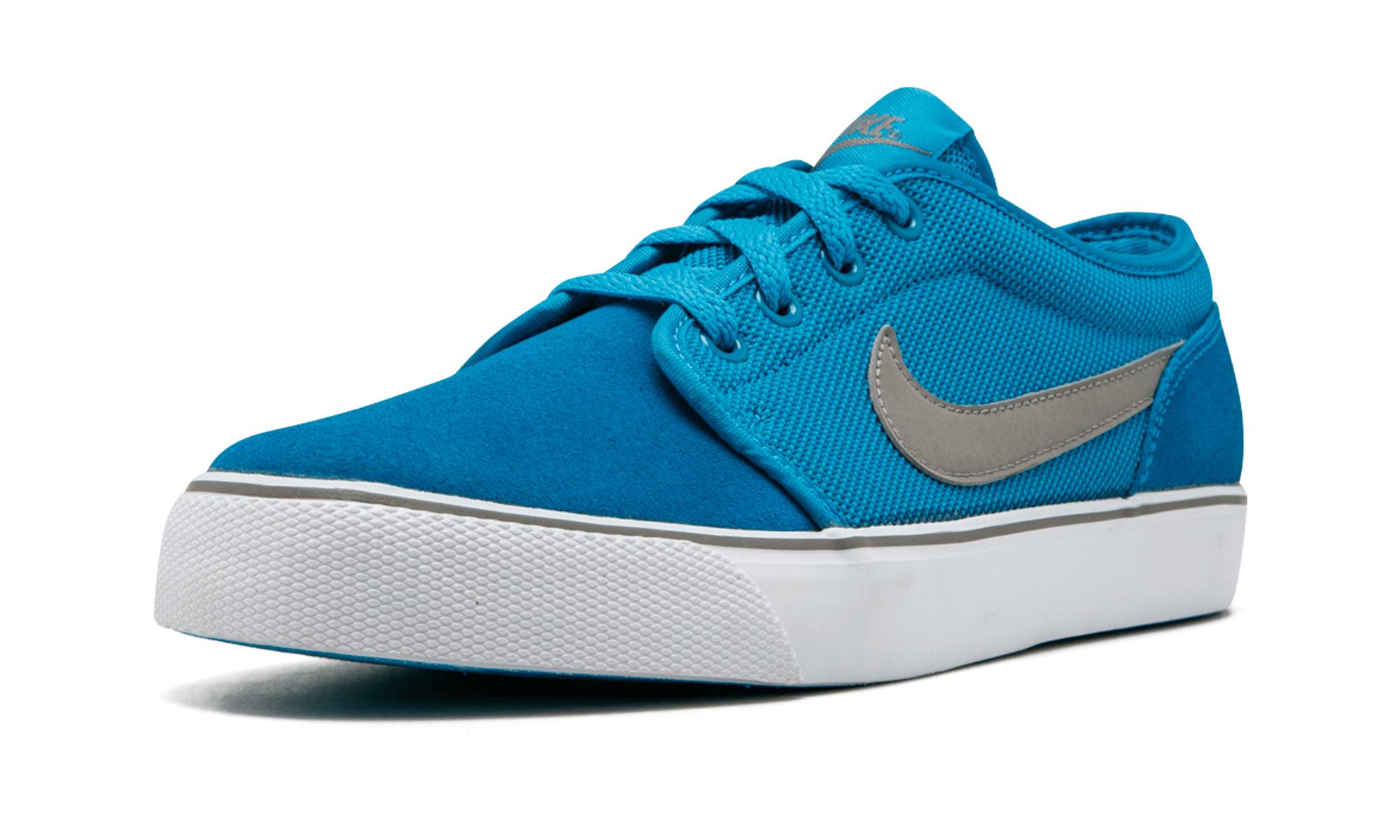 nike toki low blue