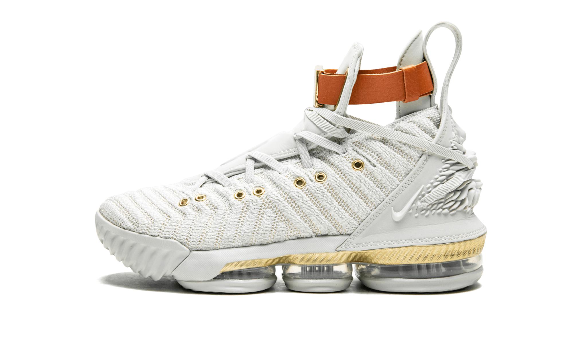 Lyst - Nike Wmns Lebron 16 Lmtd in White