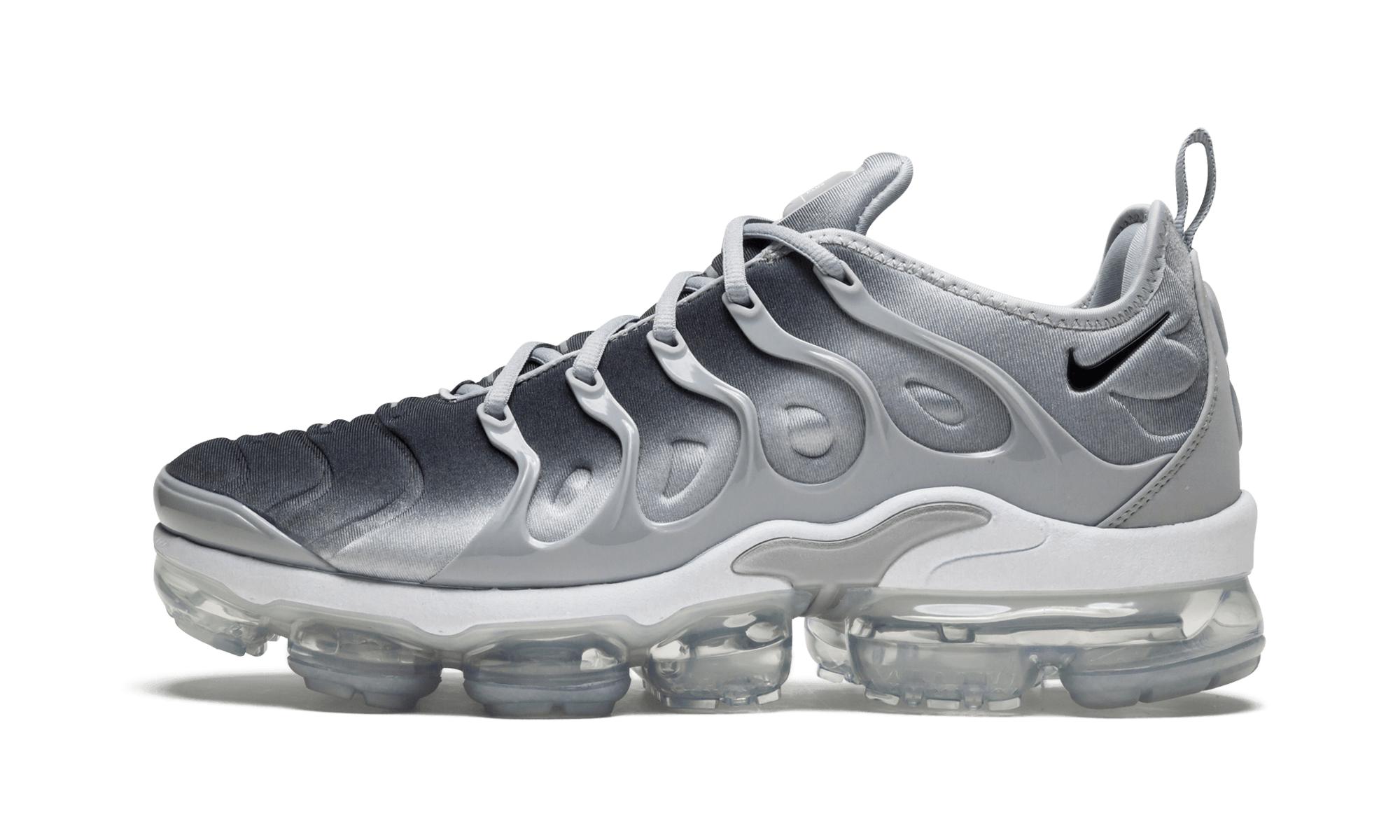 Nike Air Vapormax Plus in Gray for Men - Lyst