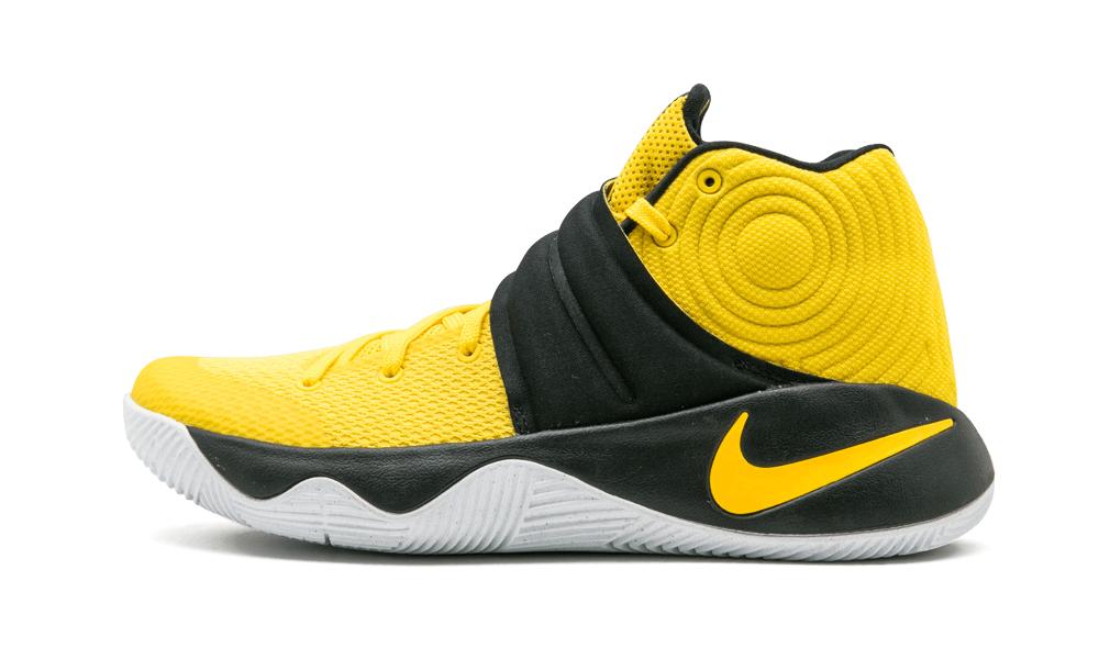 yellow nike kyrie