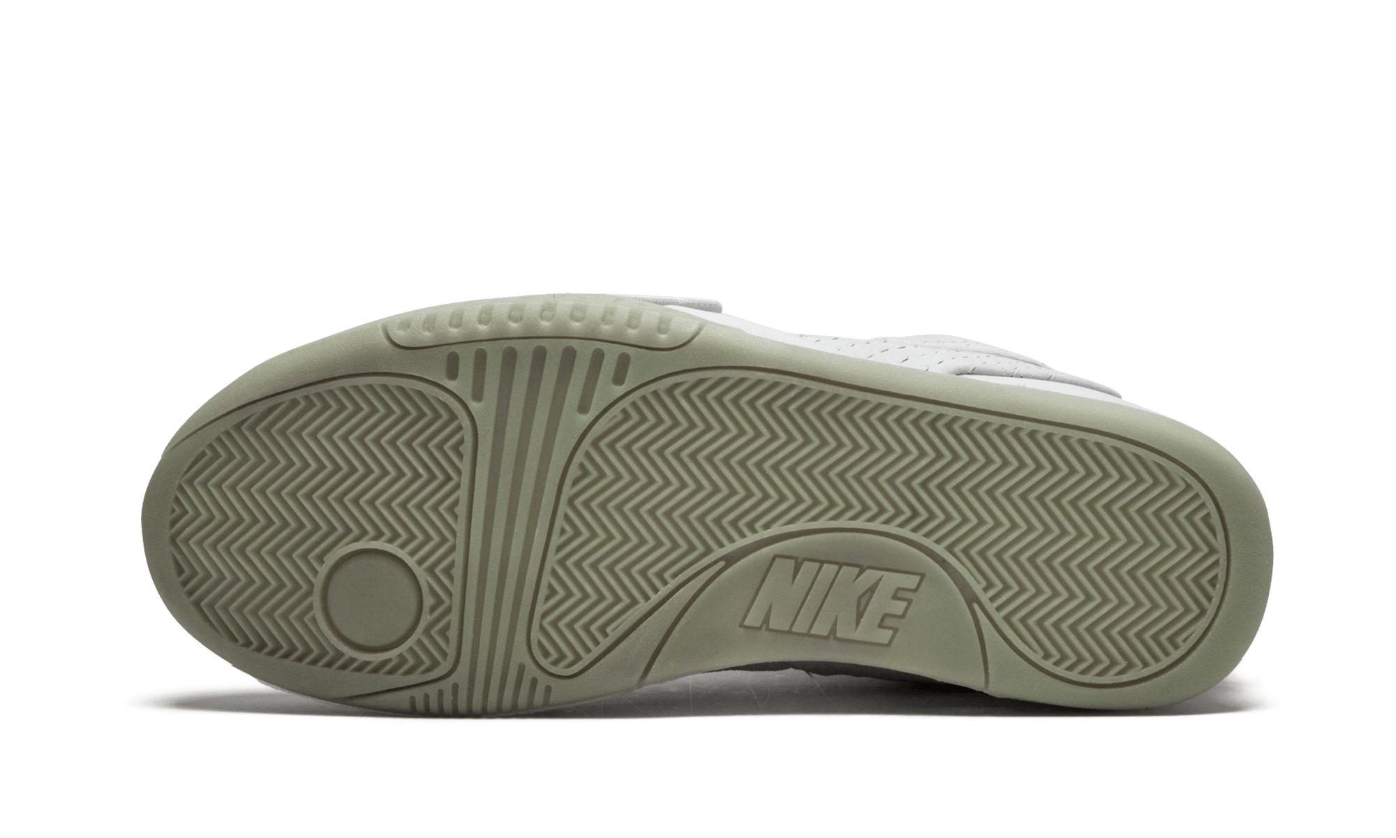 Herren Nike Air Yeezy 2 Nrg Schuhe Im Schwarz Schweiz Herren Nike Air Yeezy 2 Nrg Schuhe Im Schwarz Schweiz