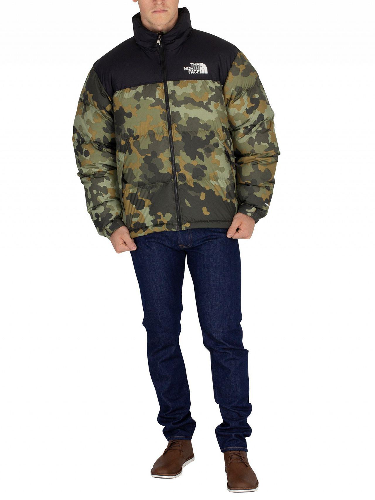 Belastingen aankomst Dhr The North Face 1996 Camo Retro Nuptse Jacket Green for Men | Lyst