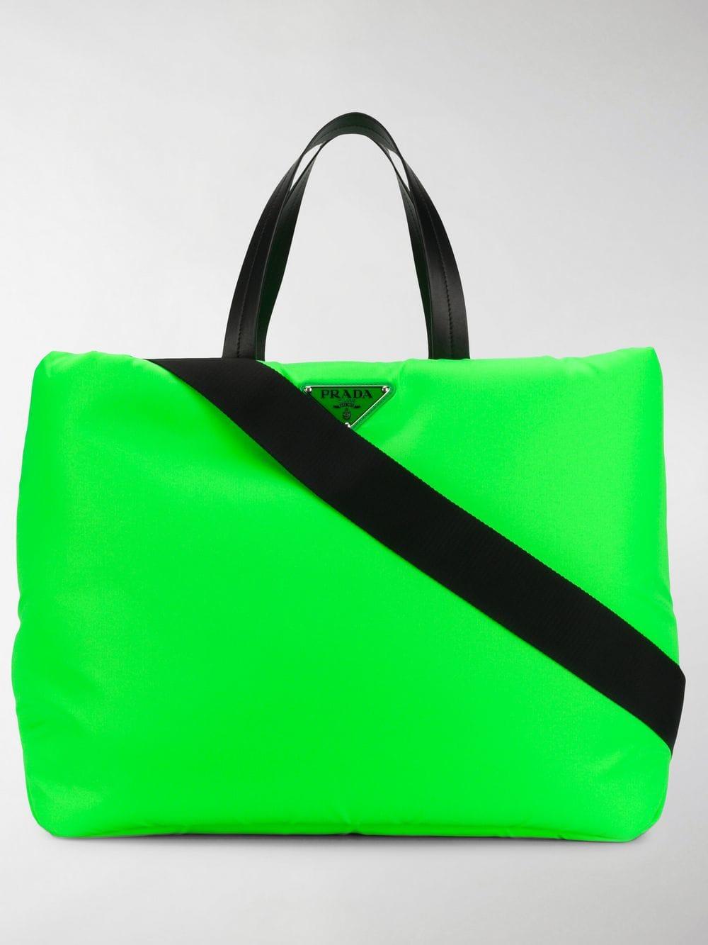 Arriba 63+ imagen neon green prada bag - Abzlocal.mx