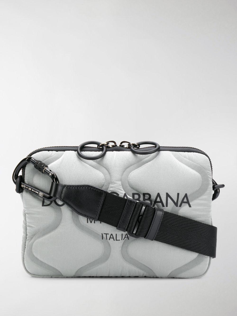 zip up shoulder bag