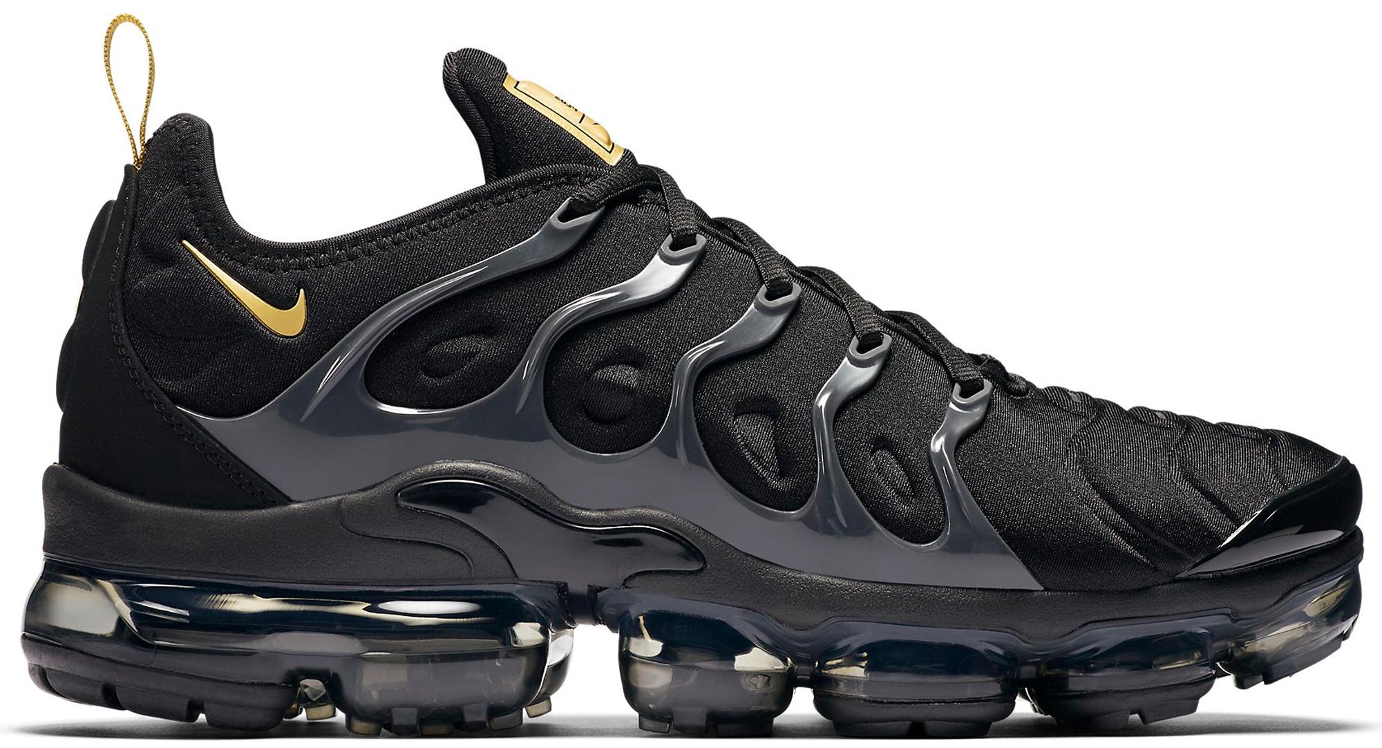 vapormax plus black and grey