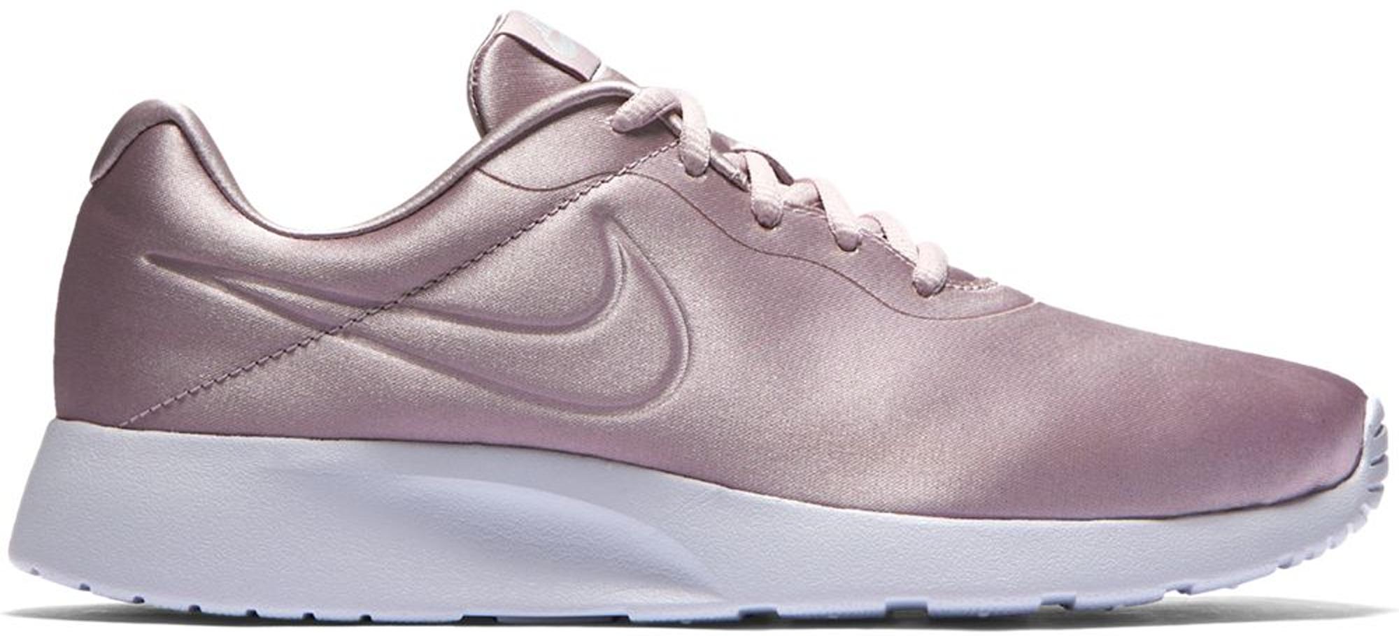 nike tanjun premium women's