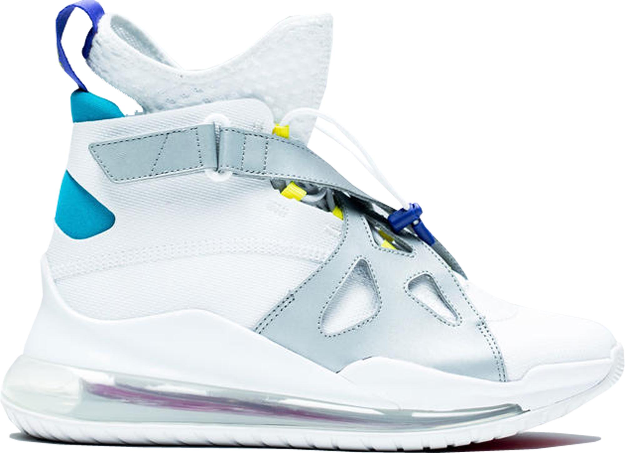 nike latitude 720