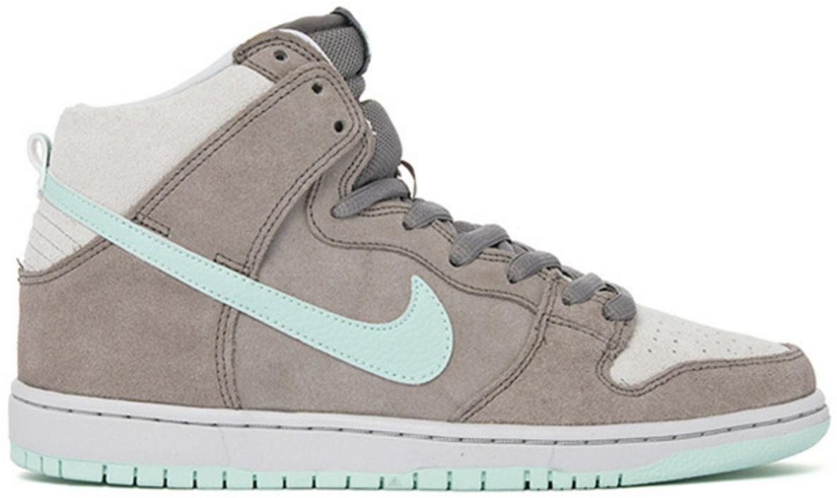 soft gray dunks