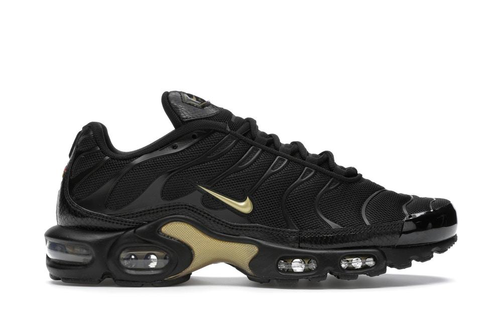nike air max plus black and gold
