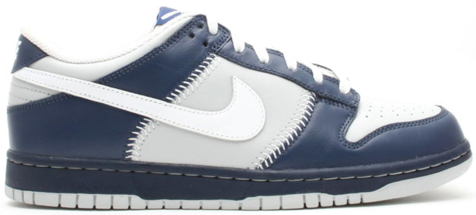 grey and navy dunks