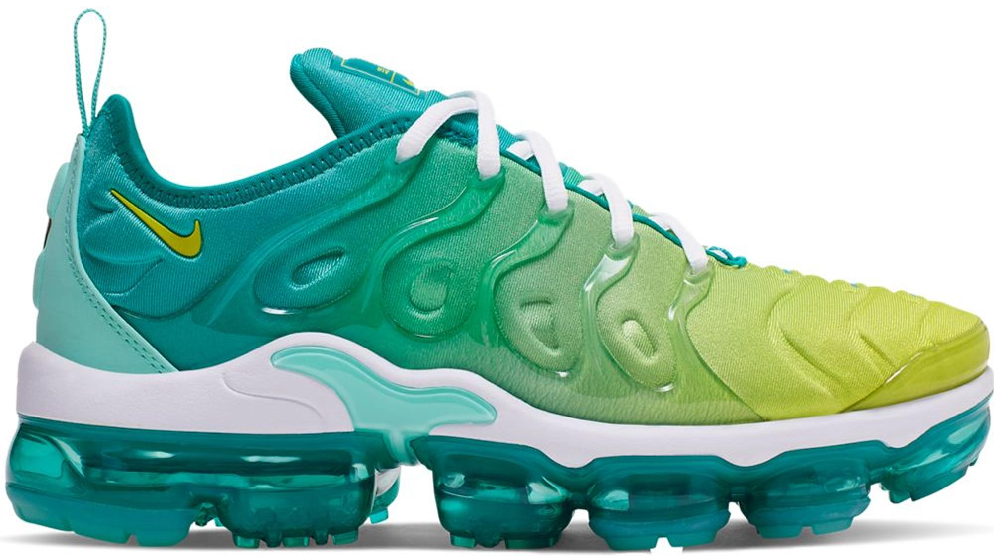 green vapormax plus women's