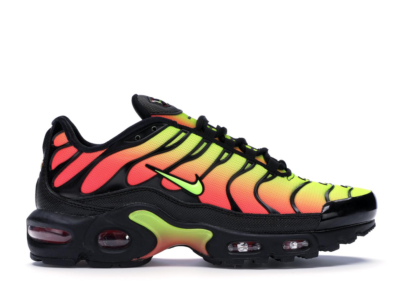 air max plus volt solar red