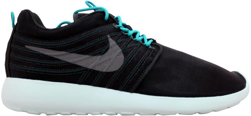 Nike Roshe Run Dyn FW QS Zwart