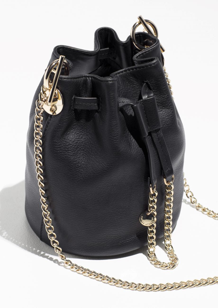 & Other Stories Leather Chain Strap Bucket Bag in Black/ Gold (Black) - Lyst