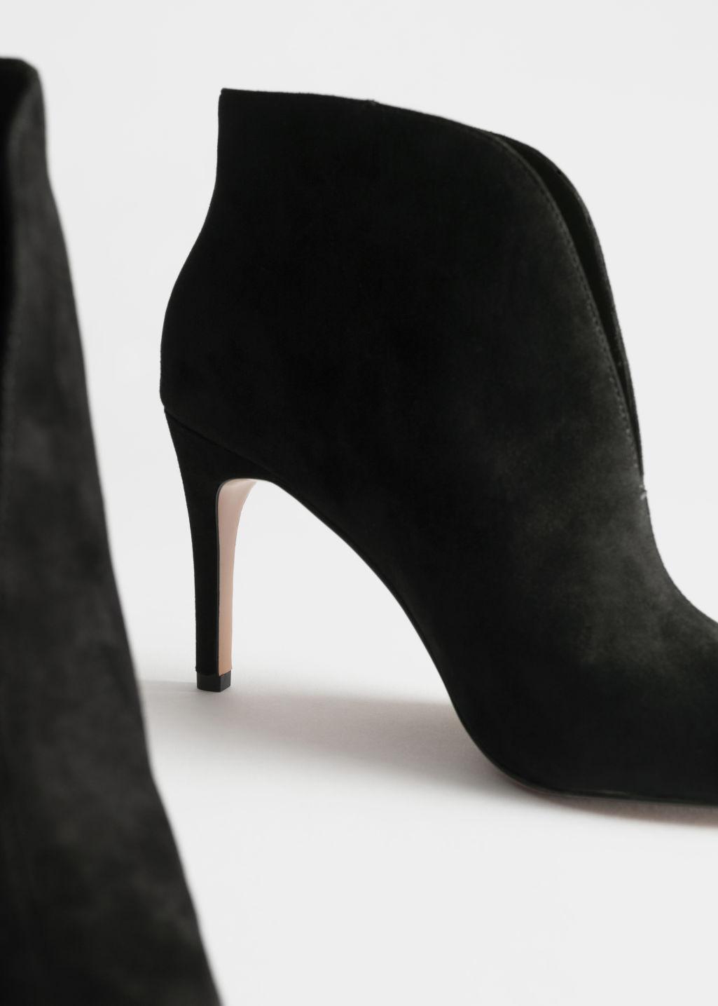 front cut suede boots