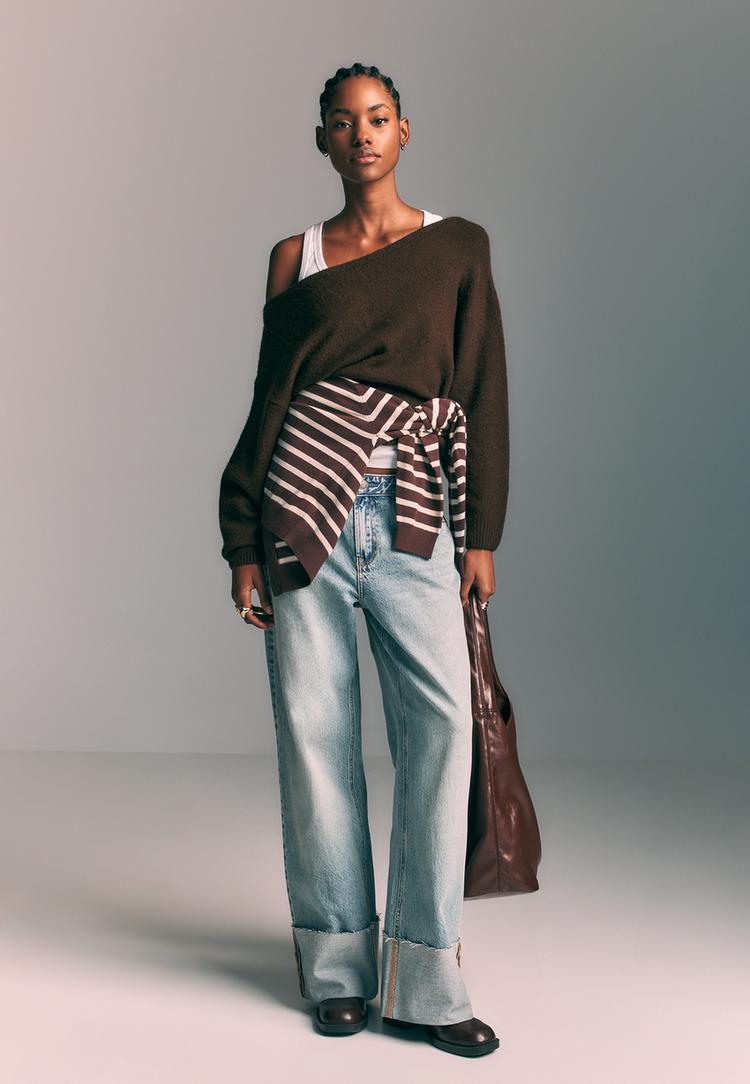 Maglia A Punto Scollo A Barchetta Morbida Al Tatto di Stradivarius