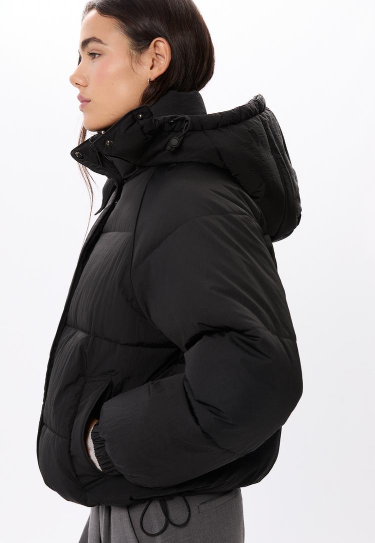 Giubbotto Imbottito Con Cappuccio di Stradivarius in Nero Lyst