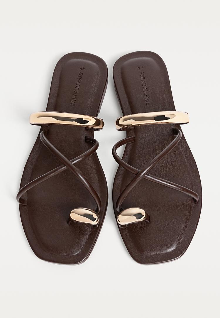 Sandali Bassi Dettaglio Metallico di Stradivarius in Marrone Lyst