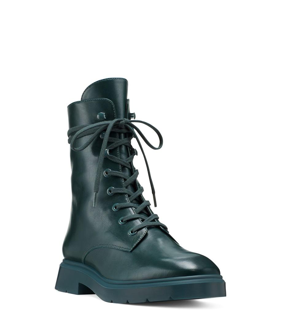 stuart weitzman the mckenzee boot