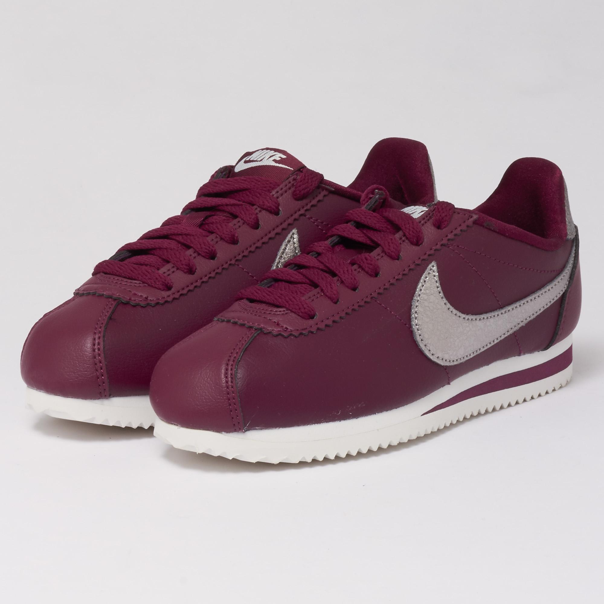 burgundy nike cortez