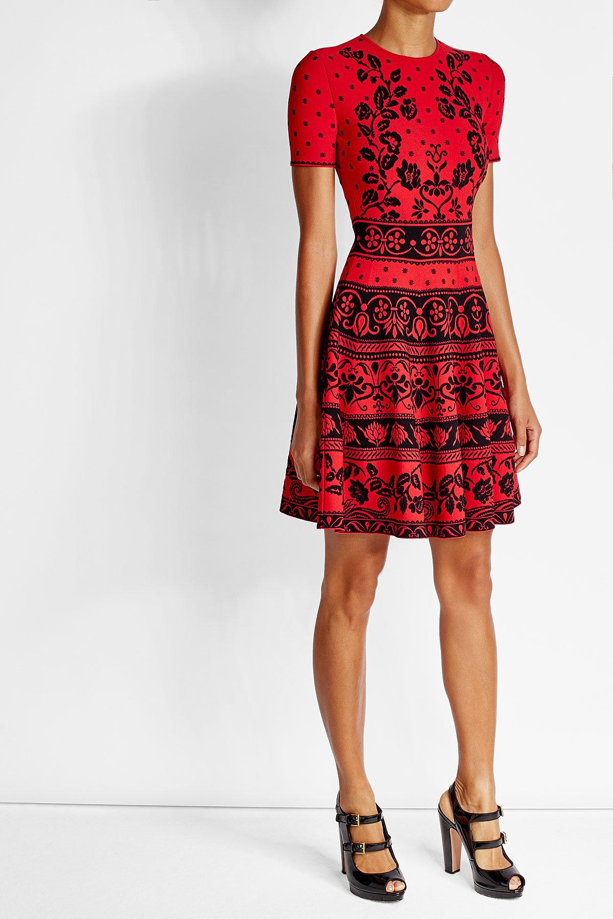 Alexander McQueen Jacquard-knit Mini Dress in Red - Lyst