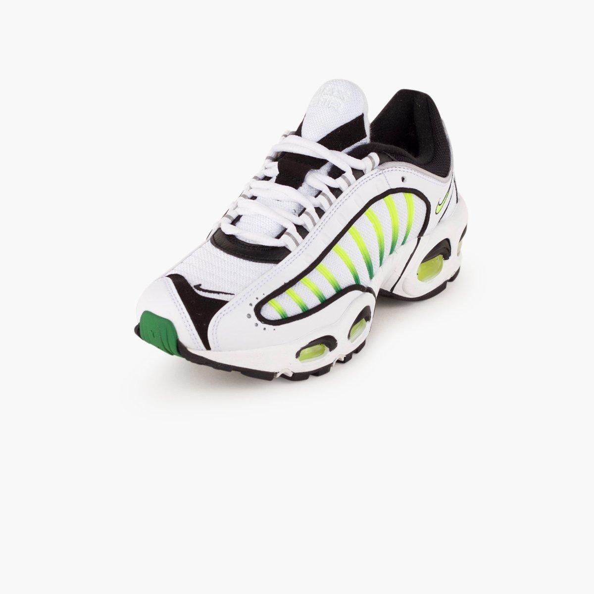 nike tailwind multicolor