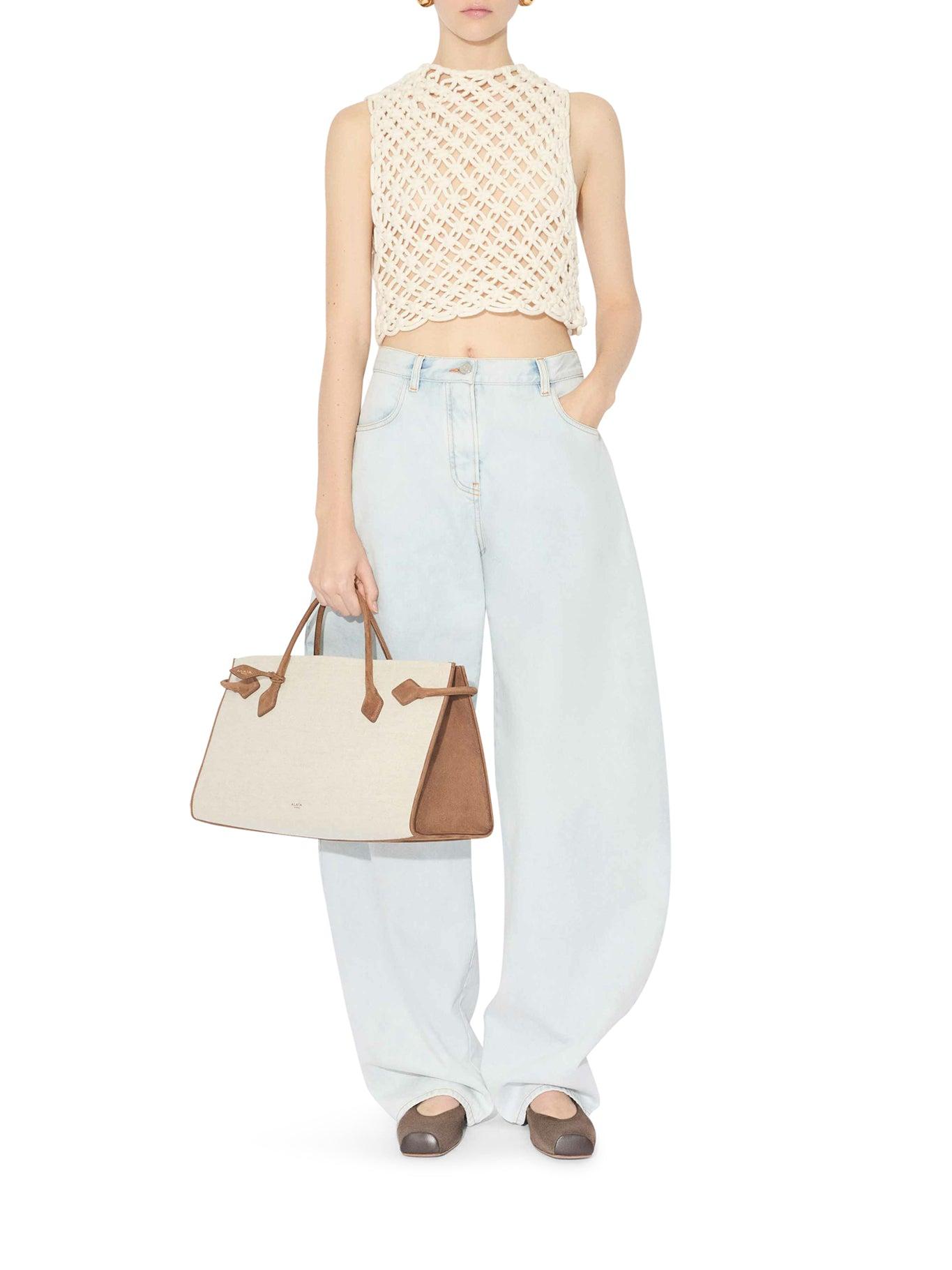 デニム・ジーパン Alaia Low waist rounded jeans White Alaïa Low Waist Rounded Jeans in White | Lyst