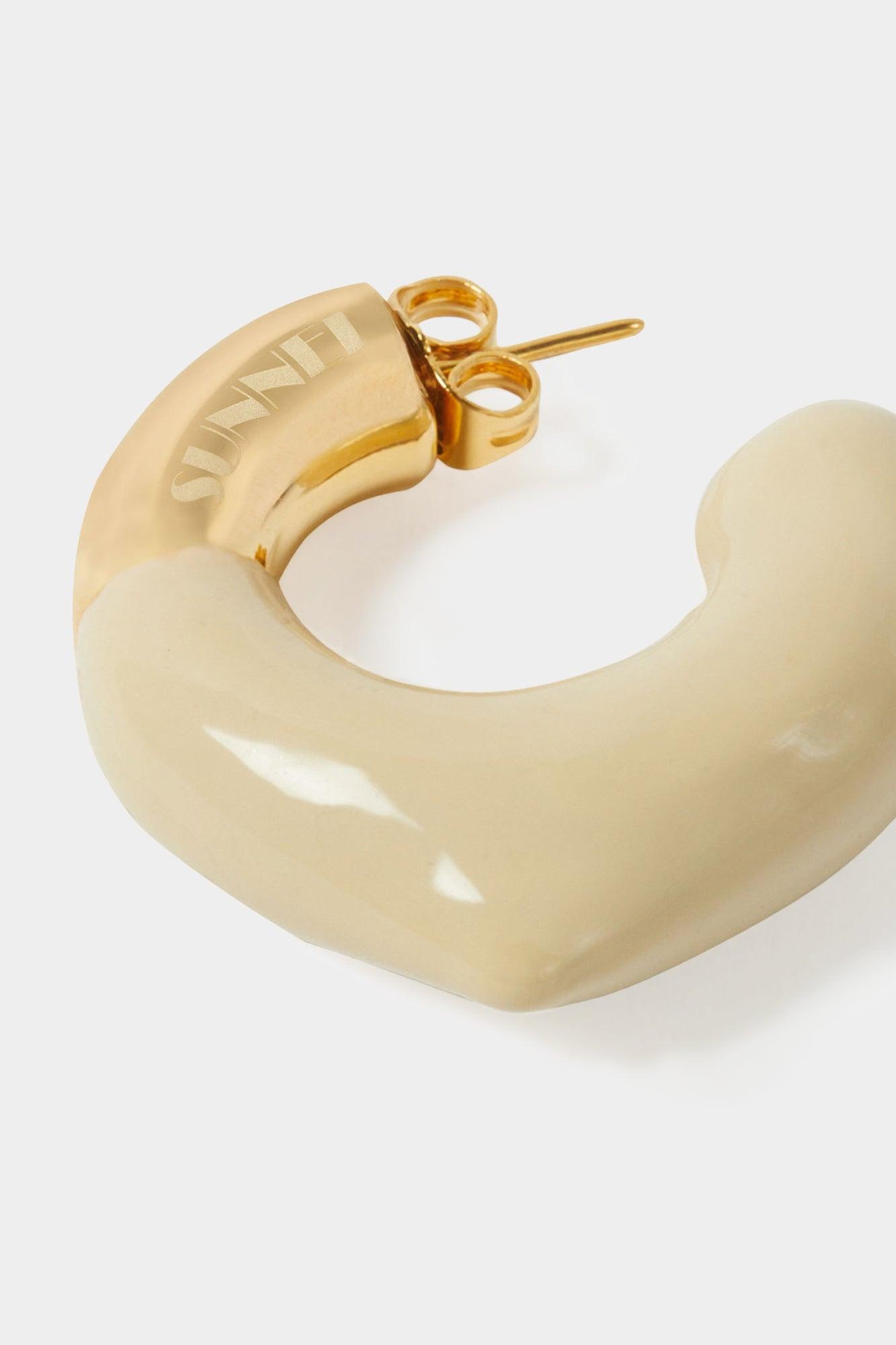 Sunnei Small Rubberized Earrings Gold / Beige in Metallic | Lyst