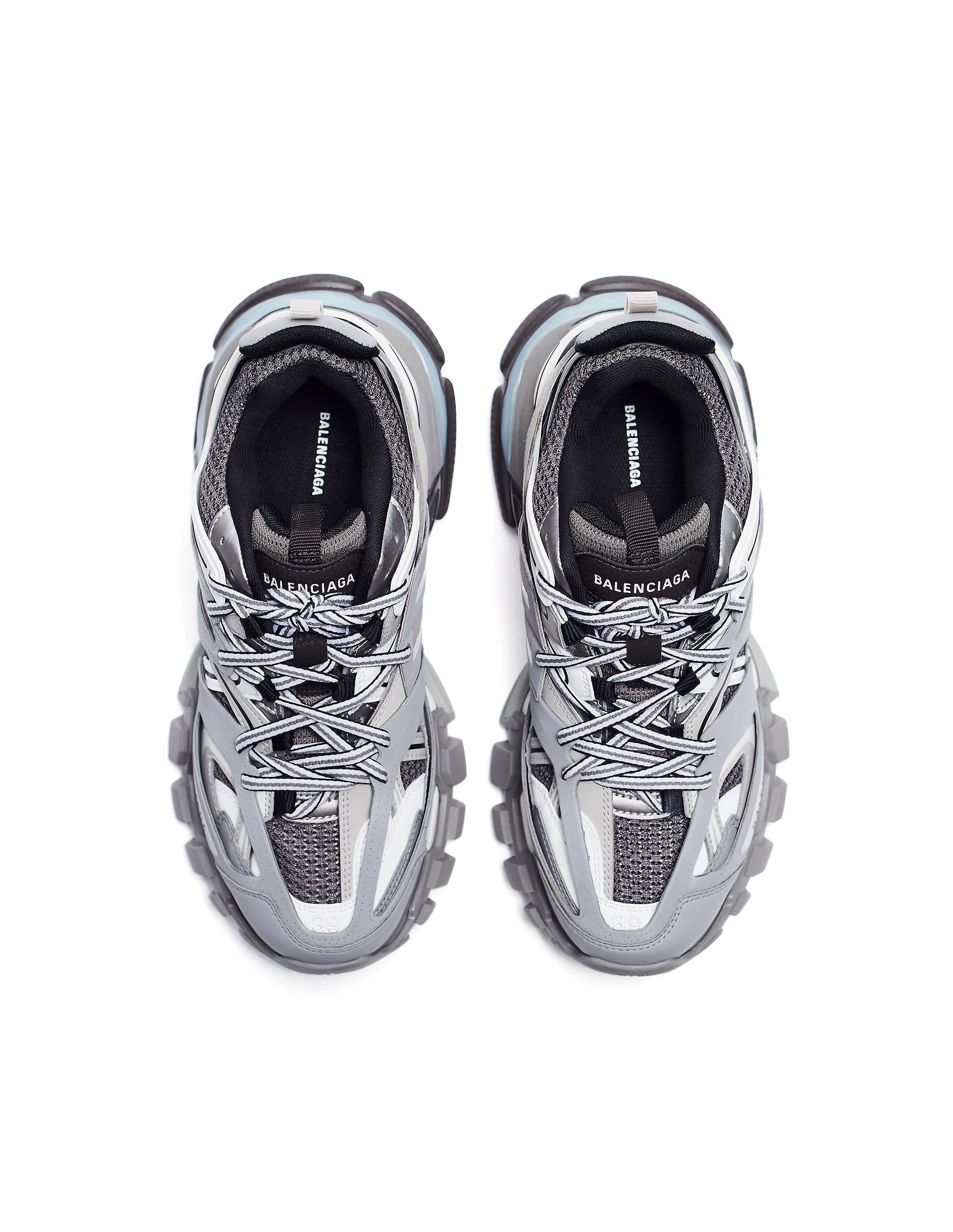 Balenciaga Track Trainer released 542023W1GB31067