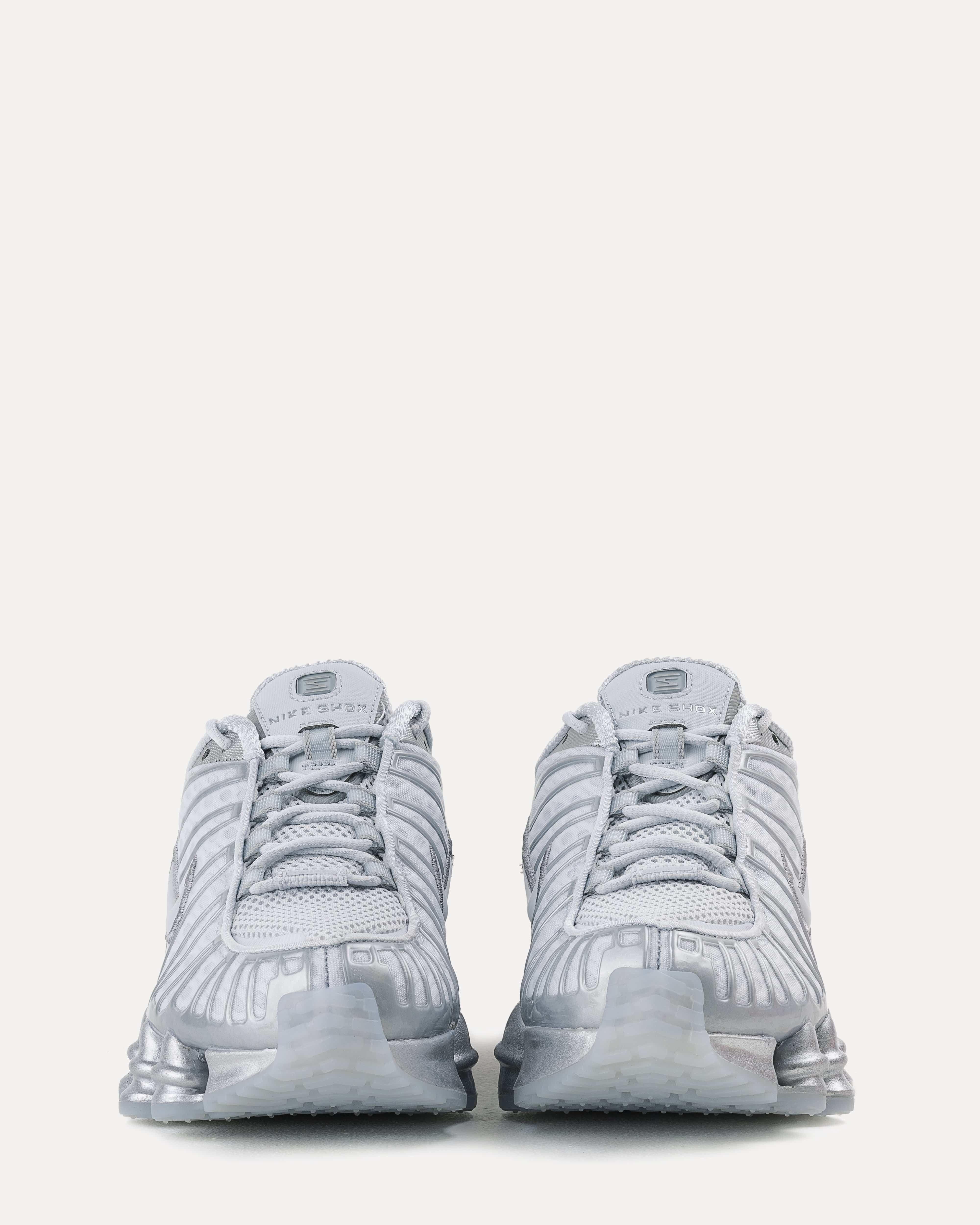 Nike W Shox Tl in White | Lyst