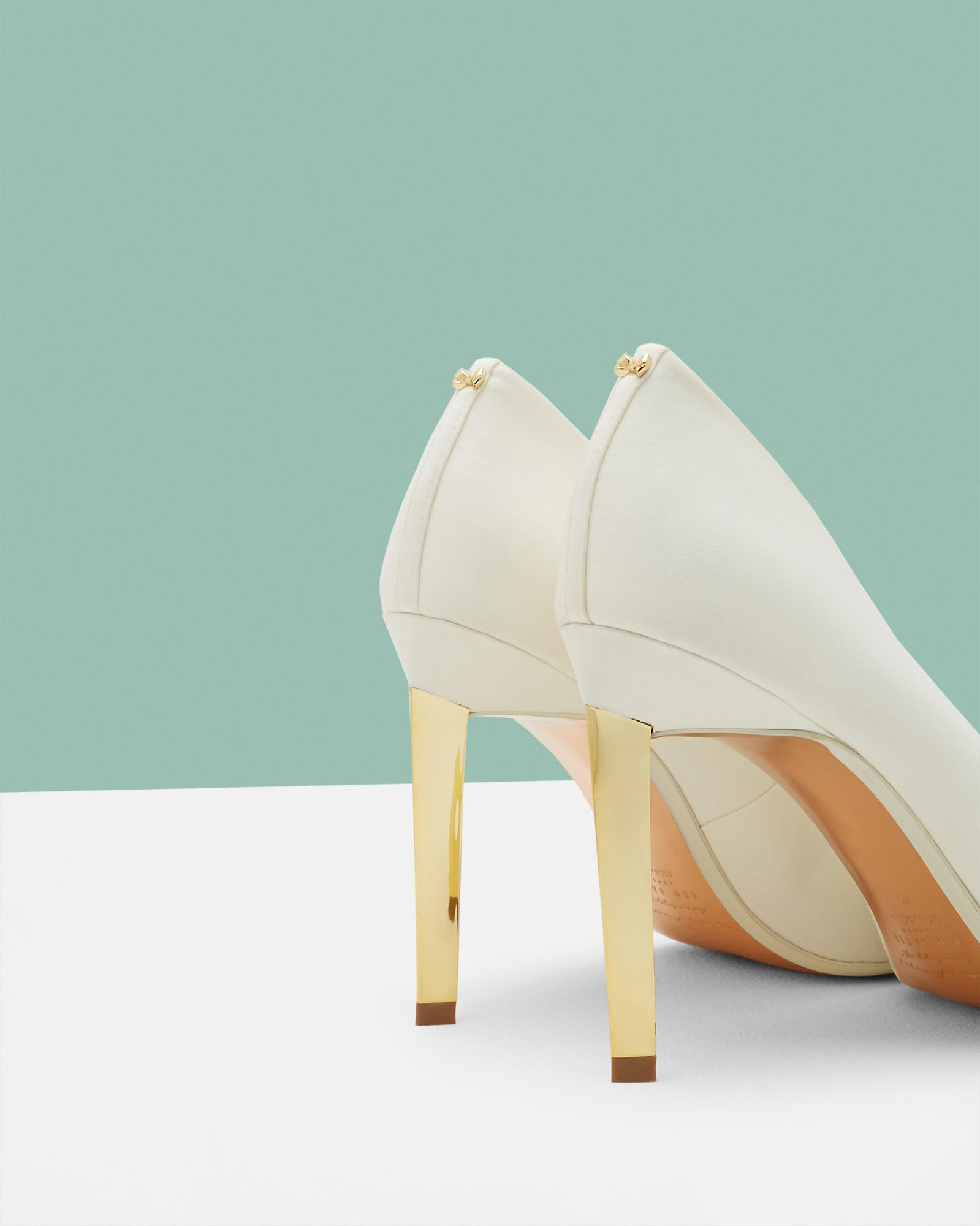 Ted Baker Brooch Detail Court Shoes in Ivory (White) Lyst