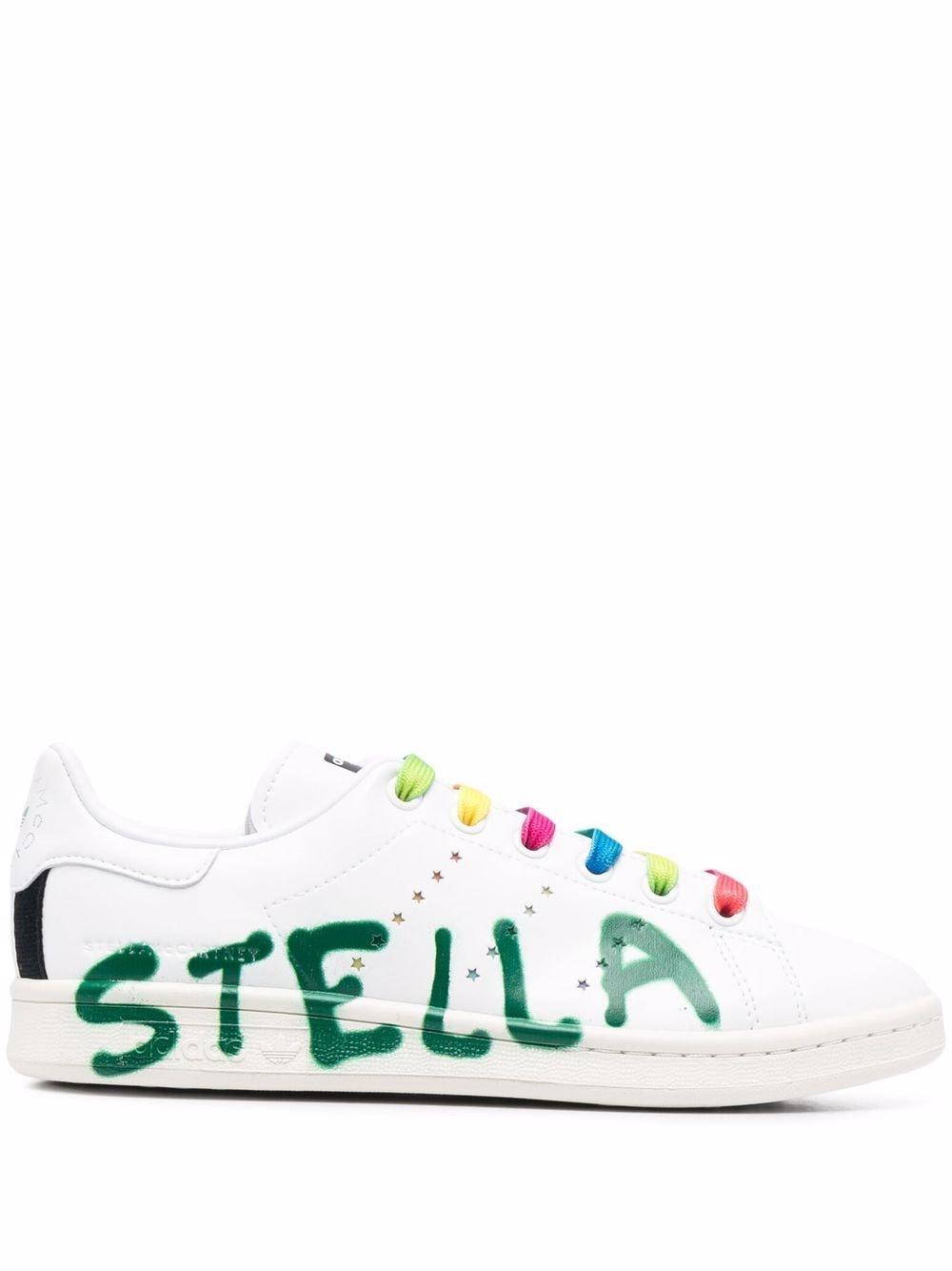web Raad eens Regelen Stella McCartney X Ed Curtis Stan Smith Vegan Sneakers in White | Lyst