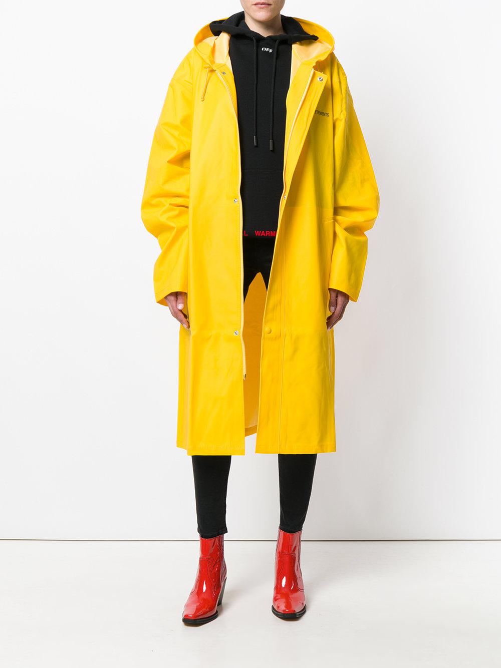 Vetements Hooded Raincoat in Yellow - Lyst