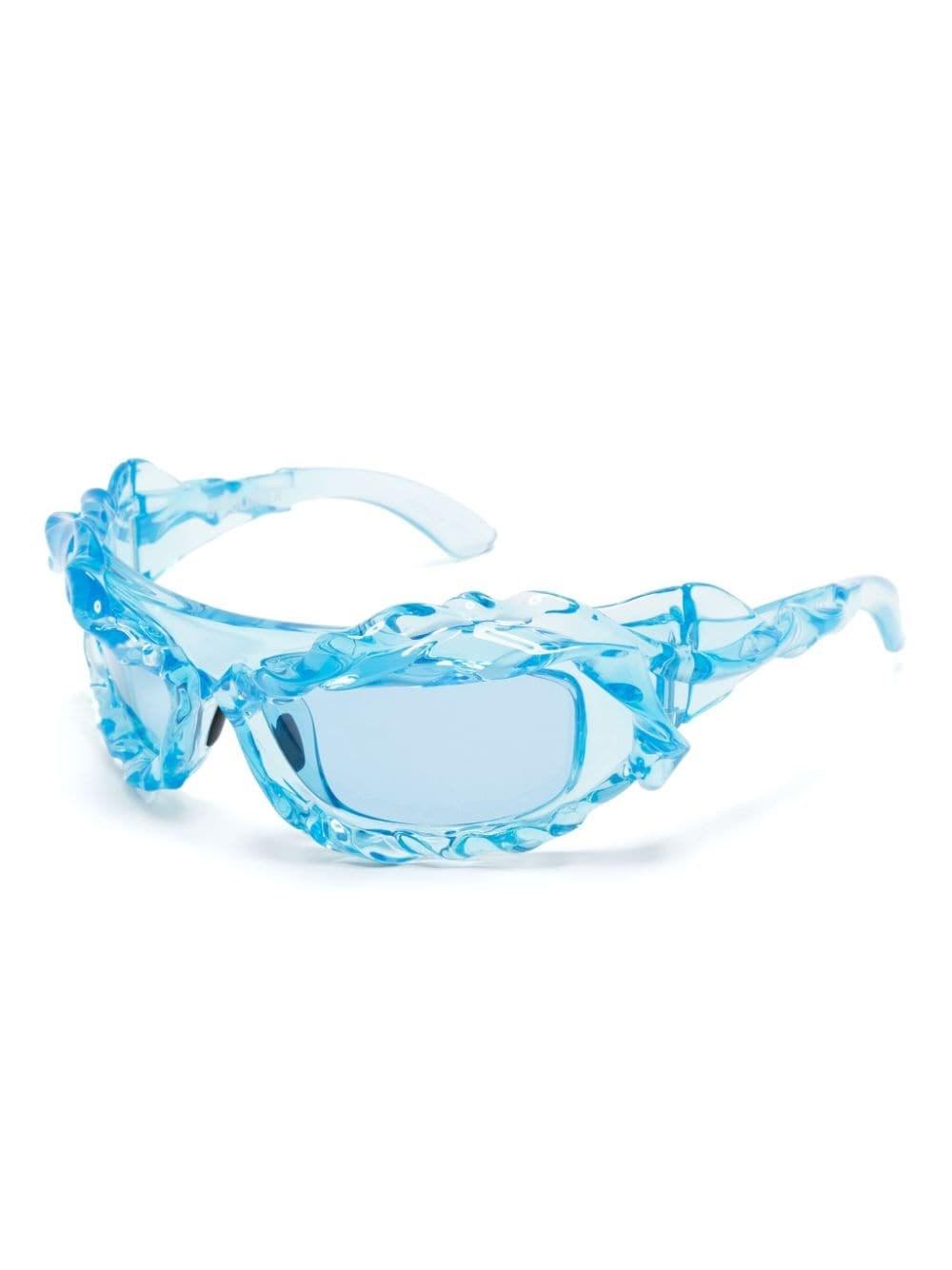 【関税込み】Ottolinger ブルー Twisted サングラス Ottolinger Navy Twisted Sunglasses Ottolinger